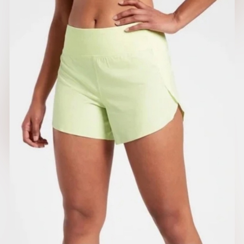 NWT Athleta Run With It Cool Light Green 3.5”Short Size 3X.